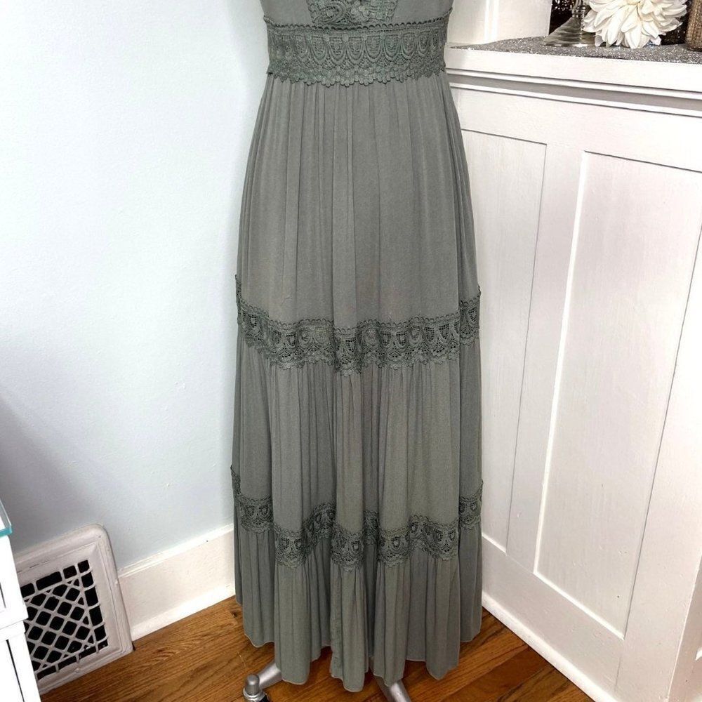 Davi & Dani Sage Green Lace Tiered Maxi Dress Small - Picture 5 of 10
